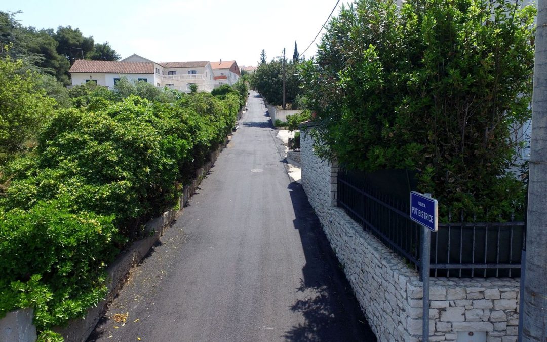 Asfaltiranje ulice Bistrica i uređenje sportske dvorane “Sokolana”