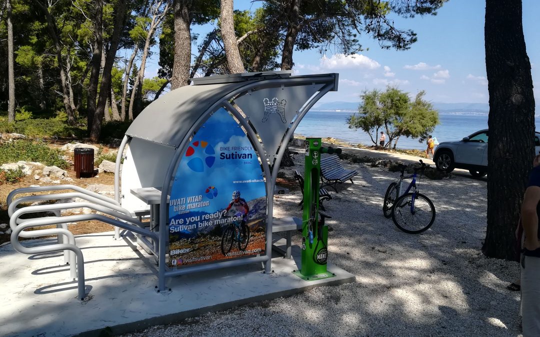 Otvoreno biciklističko odmorište s besplatnim Wi-fi internetom