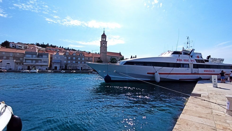 Novi plovidbeni red brzobrodske pruge Sutivan – Split